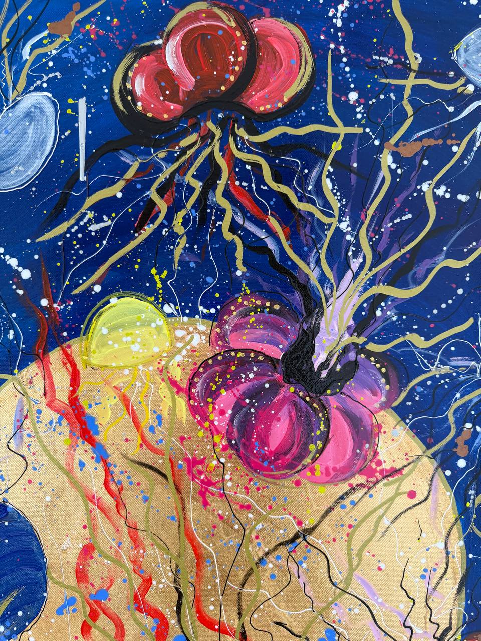 Jellyfish between heaven and earth
